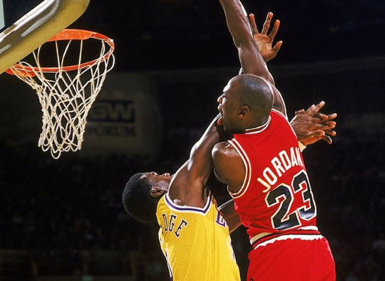 Apakah Dunk Itu Berbahaya dalam Dunia Basket
