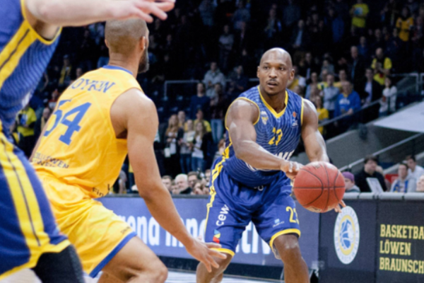 defensive-rotation-dalam-bola-basket