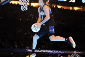pemain-basket-yang-dunk-tapi-jatuh-kocak