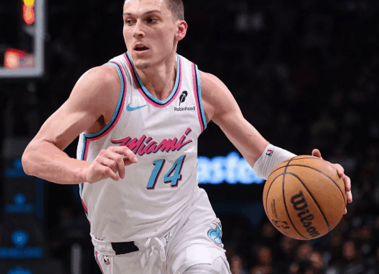 tyler-herro-saat-ini-sedang-menjalani-operasi