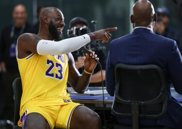 mengintip-latihan-basket-pemain-lebron-james