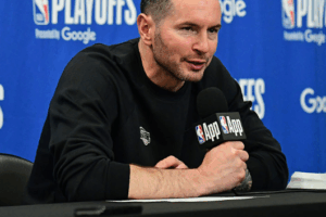 JJ Redick Puji Kuarter Tiga Lakers vs Timberwolves jj-redick-puji-kuarter-tiga-lakers-vs-timberwolves