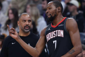 ime-udoka-kesal-dengan-wasit-saat-dikalahkan-nuggets