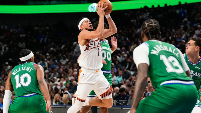 Booker 19 Poin Bawa Suns Hentikan Streak Mavs